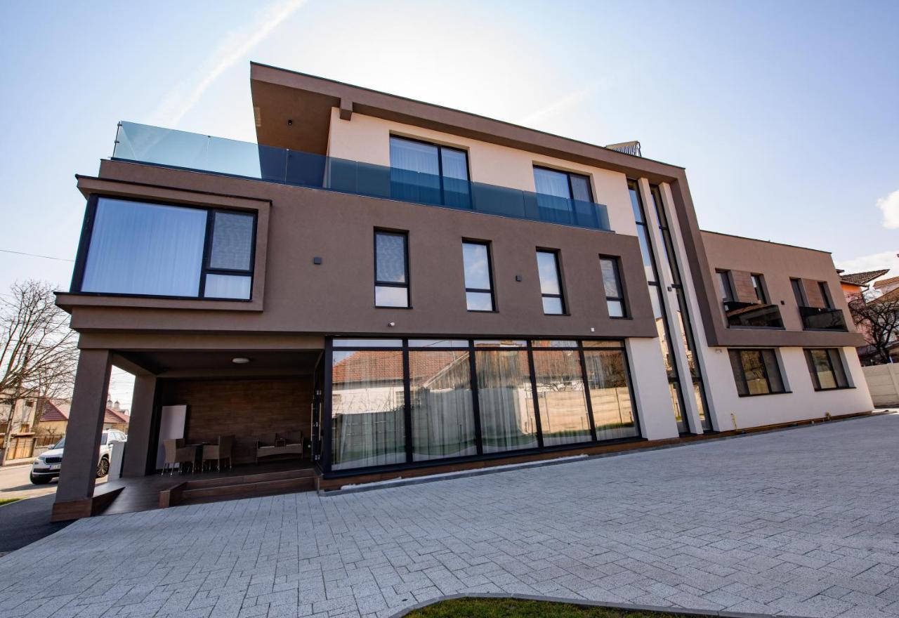 Vila Sarisa Deva Exterior photo